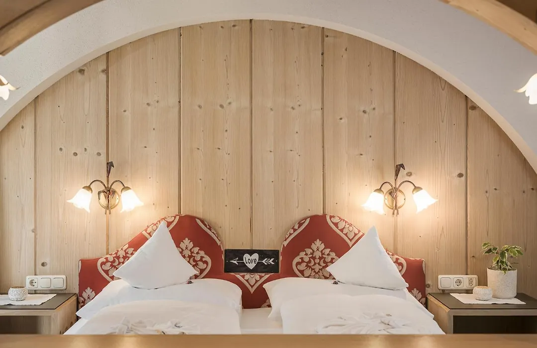 Apparthotel "Landhaus Veronika"-1